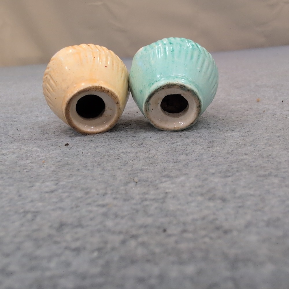 Vintage Ceramic Basket Salt and Pepper Shakers Green Floral Accent - Picture 3 of 3